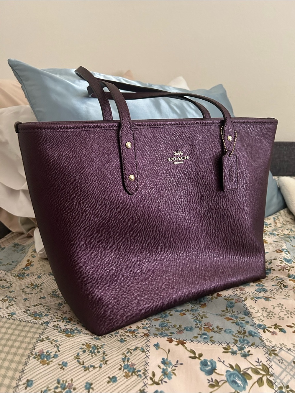 Coach Shimmery Purple Station Tote, gold hardware, original hang tag! - Picture 7 of 8